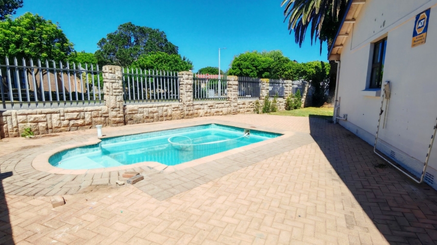 3 Bedroom Property for Sale in Hartenbos Central Western Cape